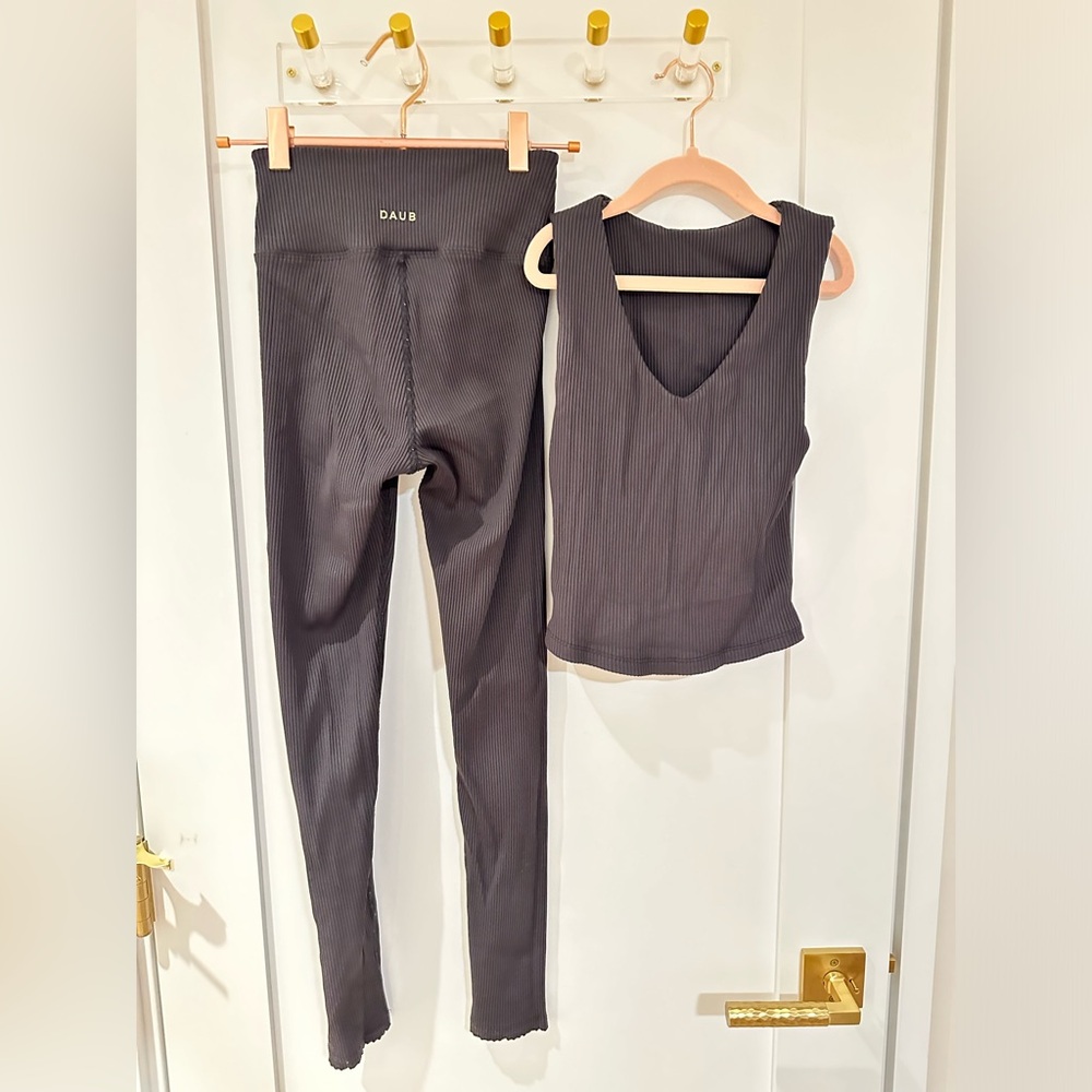 DAUB ribbed workout set. Made and designed in Canada. XS. Top is double lined.